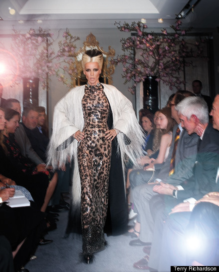 Beyonce & Lauren Hutton Model In Tom Ford's Secret Runway Show (PHOTOS) |  HuffPost Life