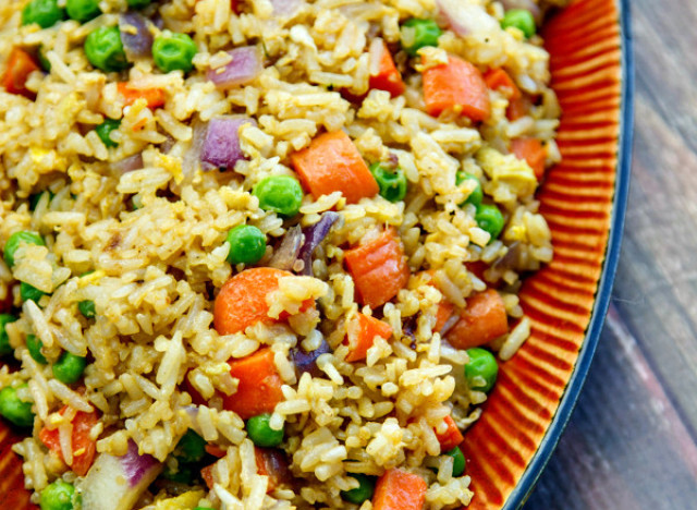 How To Make A Vegetarian Fried Rice From Last Night's Leftovers | HuffPost