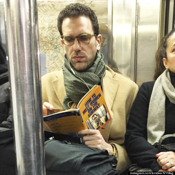 This Dude Knows The Perfect Way To Pick Up Women On The Subway Huffpost Women 5498