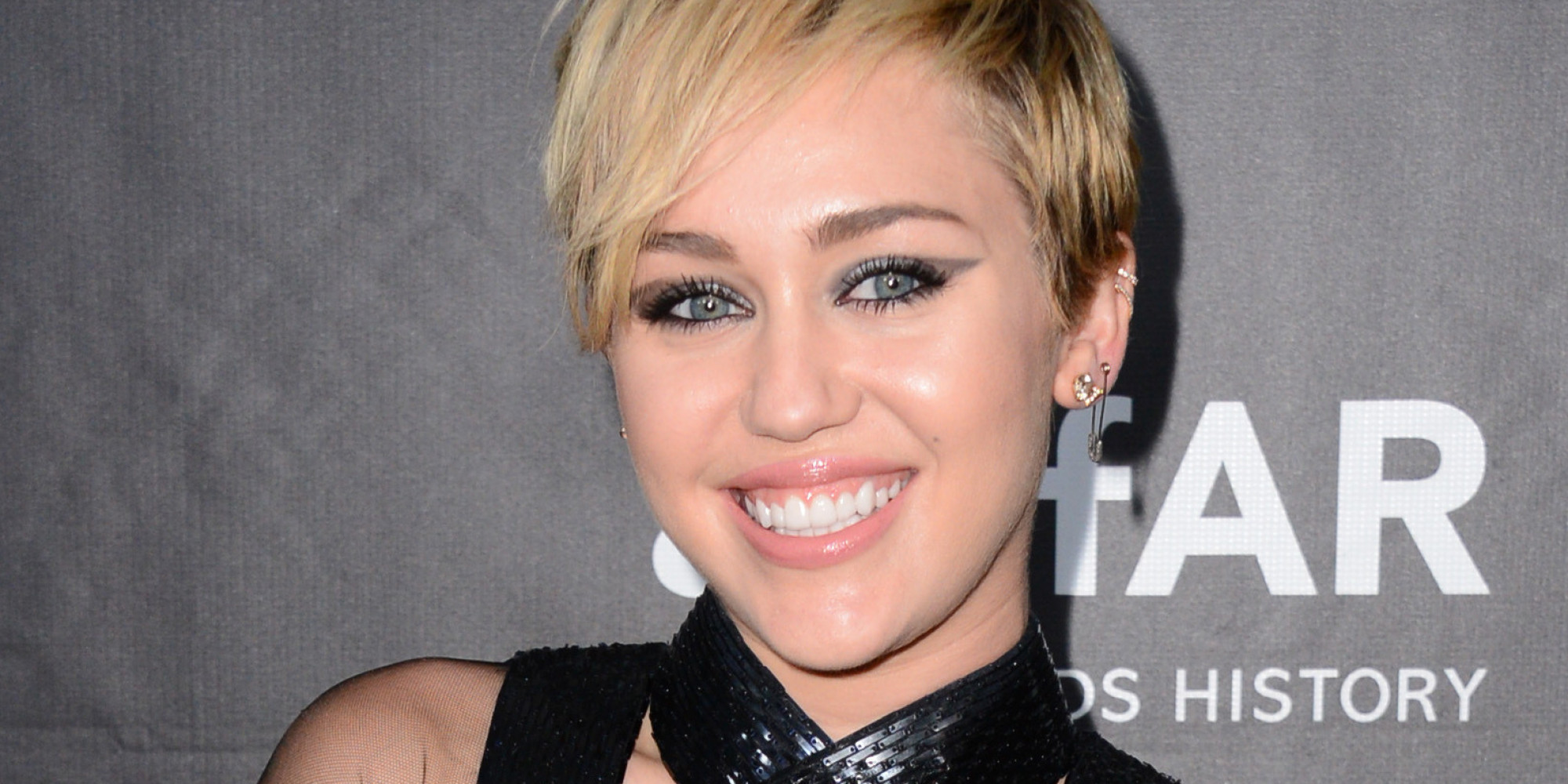 Miley Cyrus Supports 'Free The Nipple' With Topless Photo | The ...