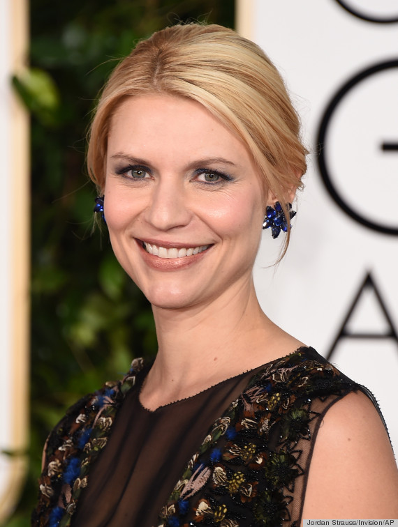 Claire Danes Wears An Interesting Valentino Dress To This Years Golden