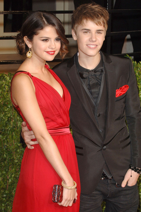 Photos: Justin Bieber And Selena Gomez Walk Red Carpet Together At Vanity  Fair Oscar Afterparty