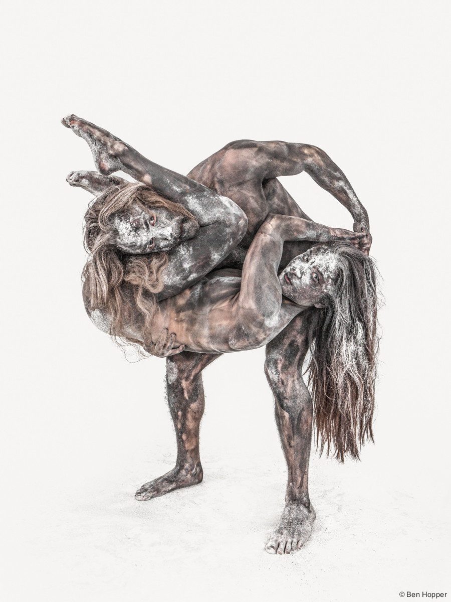 Artist Transforms Nude Bodies Into Mesmerizing Living Sculptures (NSFW)