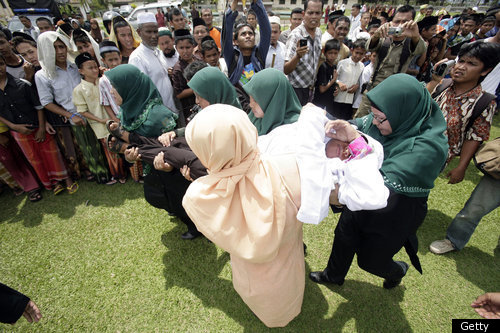 Irdavanti Mukhtar Indonesian Woman Caned In Public For Adultery