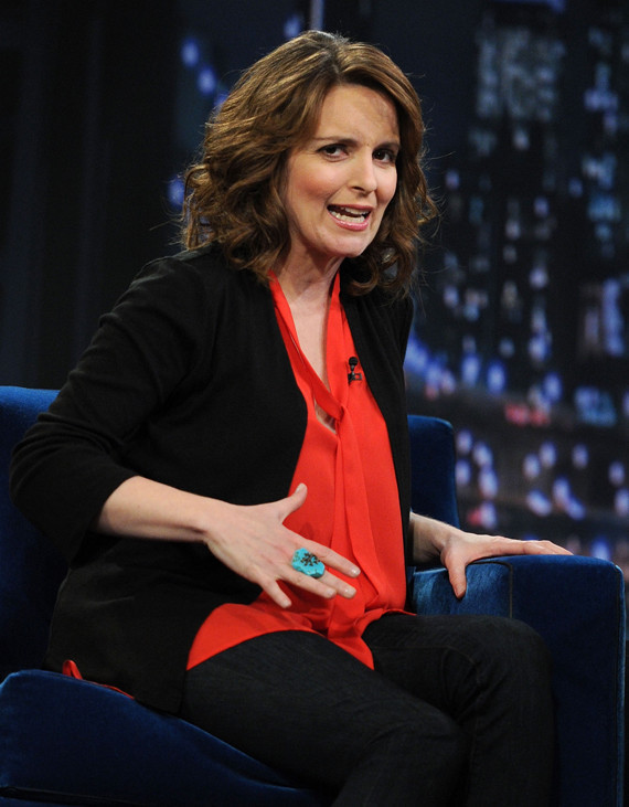 Tina Fey Shows Baby Bump On Jimmy Fallon (PHOTOS) | HuffPost