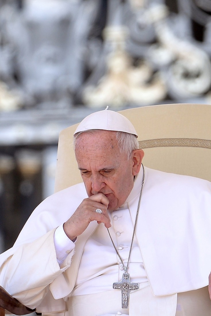 pope francis calls for equal pay for women: disparity is pure