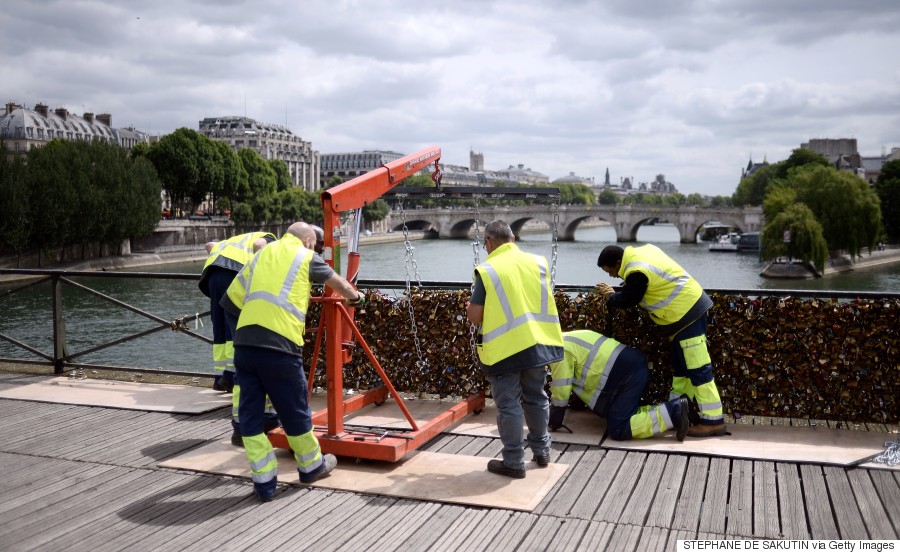 love locks paris