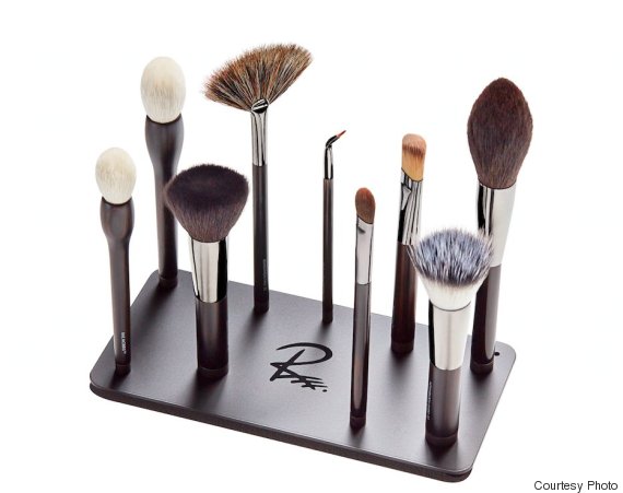 Magnetic Makeup Brushes Are The Beauty Product You Never Knew You Needed