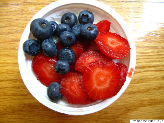 greek yogurt berries