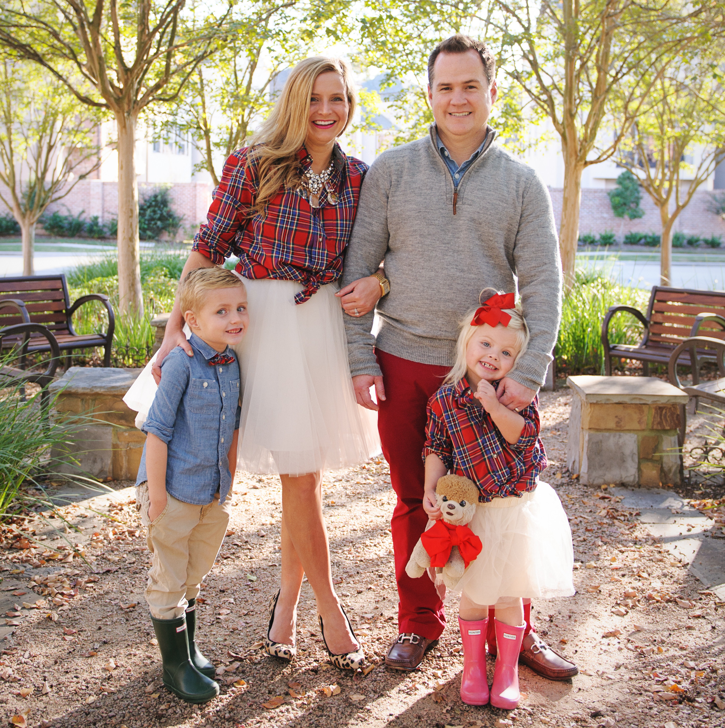 family photoshoot matching outfits