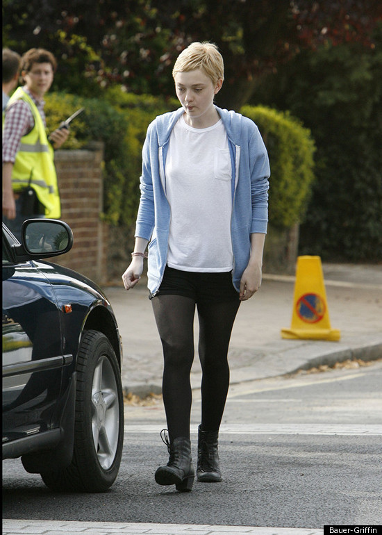 dakota fanning leggings