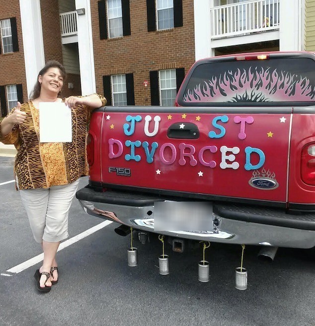 This Woman Is Just Divorced And Wants Everyone To Know It Huffpost Life