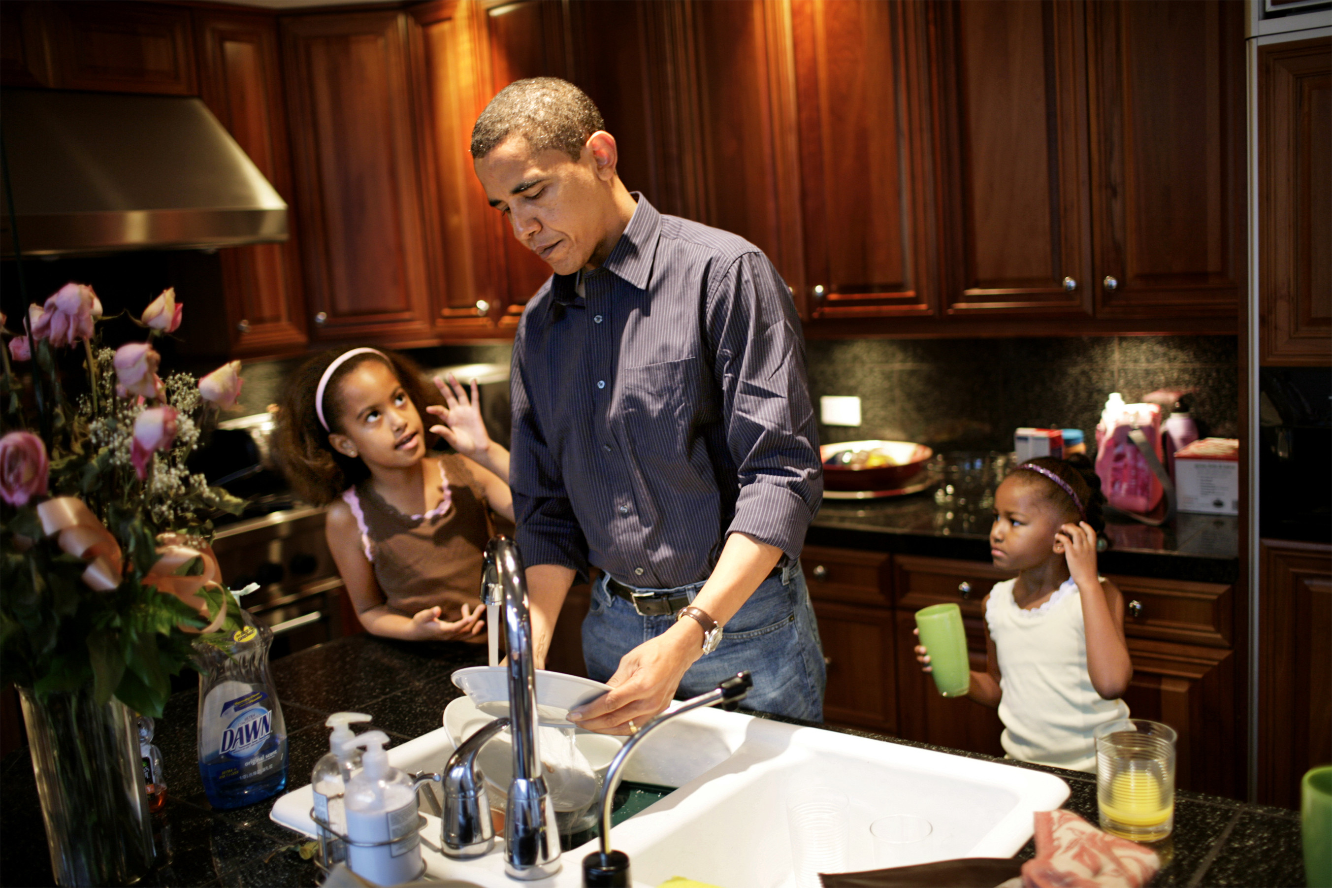 Obama Reveals How The Presidency Has Made His Family Life More 'Normal' Than Ever ...2705 x 1803