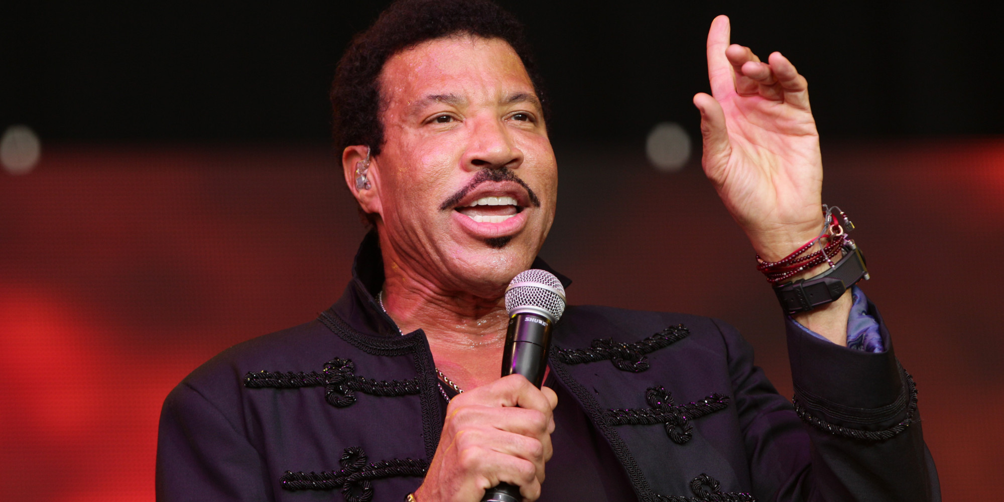 Henley Festival: Lionel Richie Tops UK Album Chart With 'The Definitive ...