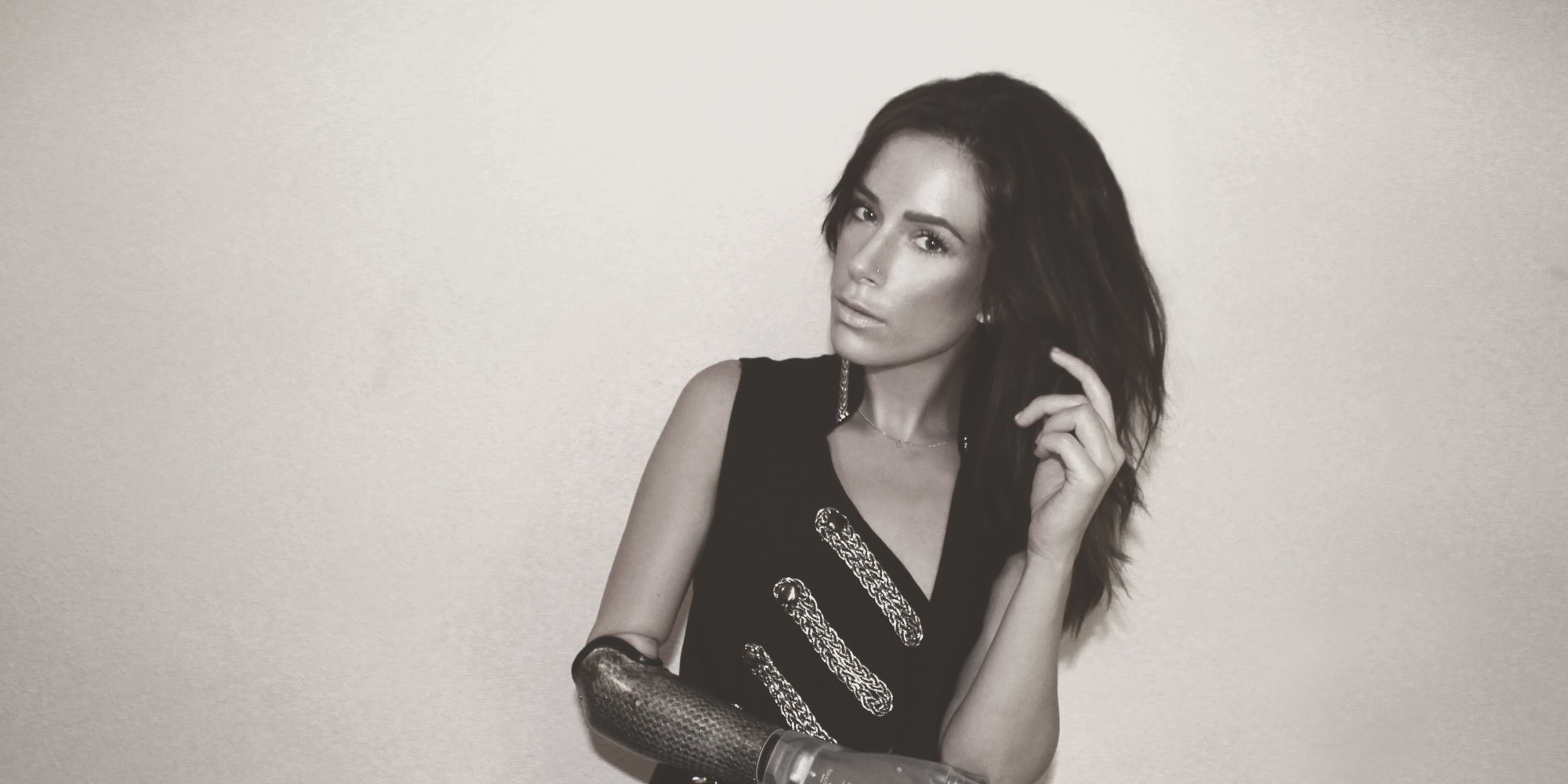 Rebekah Marine, Model With Bionic Arm Talks To Us About Walking At New ...