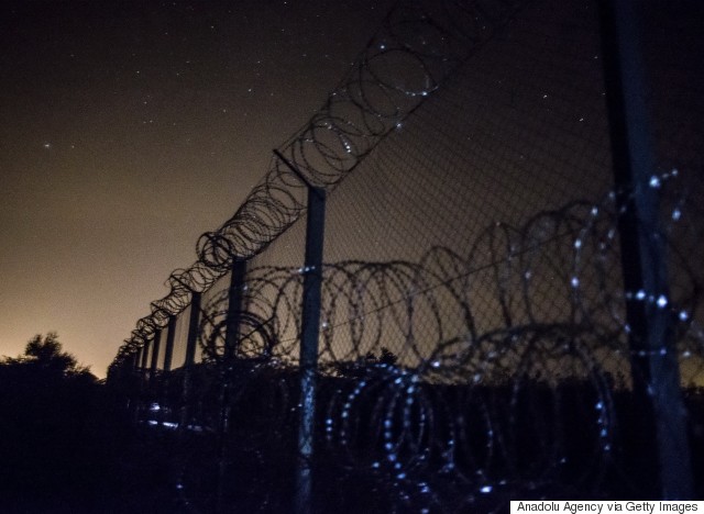 hungary razor wire fence