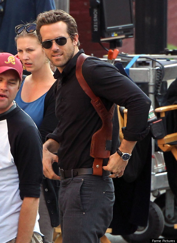 Ryan Reynolds Jeff Bridges In Ripd Set Pics Photos Huffpost Entertainment 