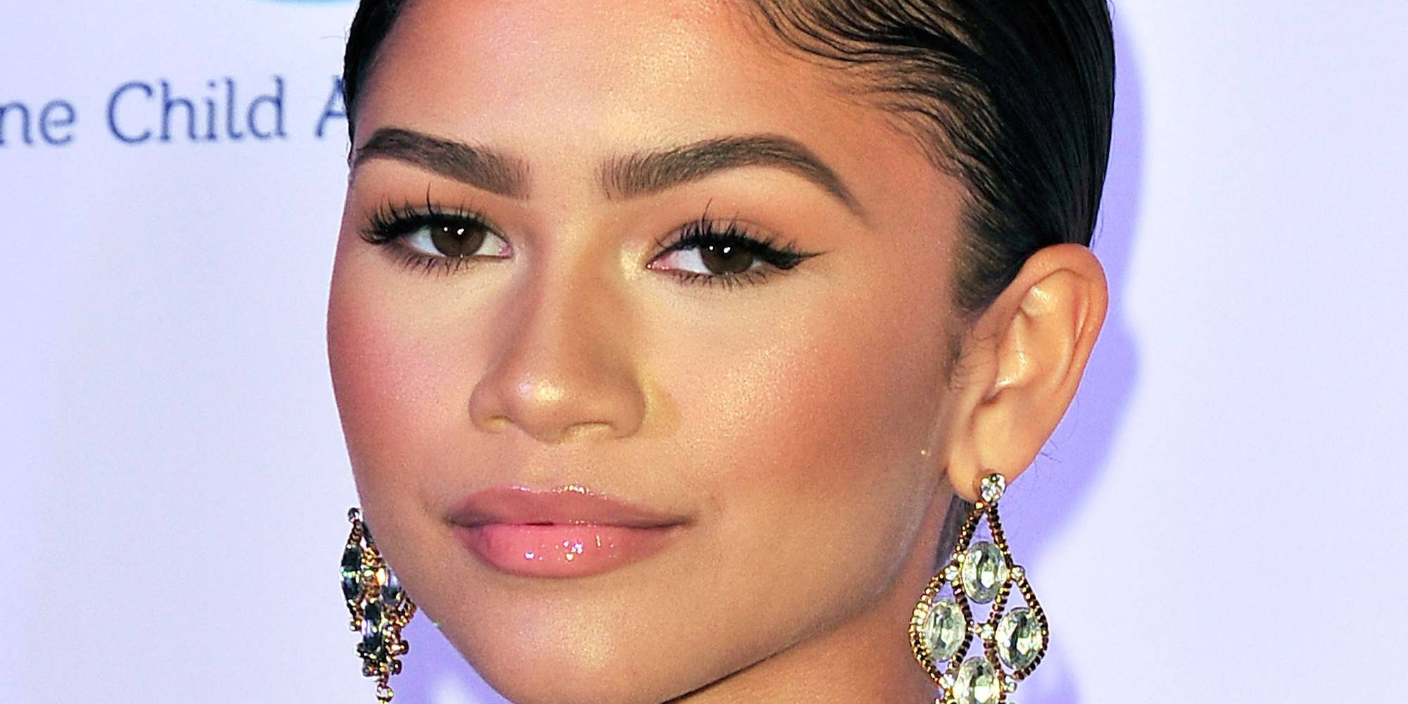 Zendaya Calls Out Magazine For Photoshopping Her Hips And Torso To Look ...
