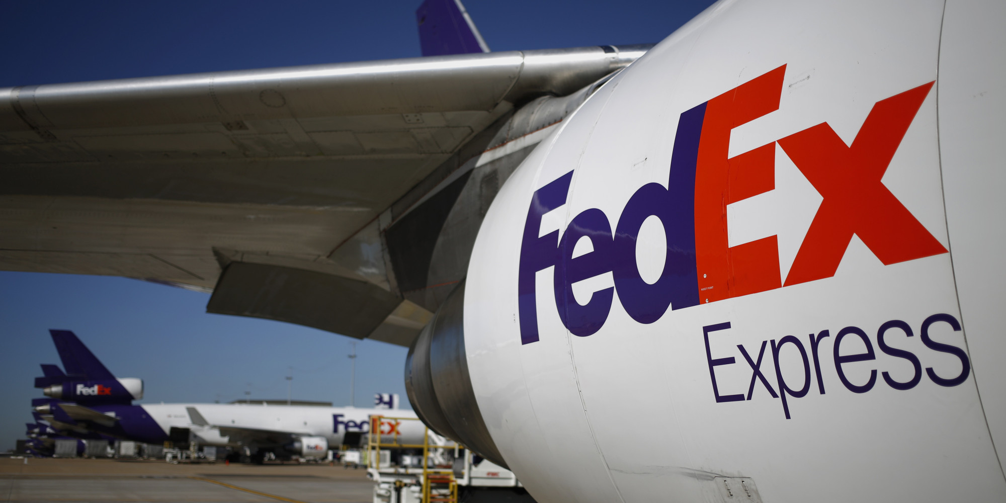 Fedex Hikes Fuel Surcharge Despite Still-Low Gas Prices