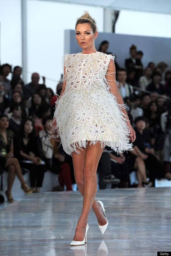 Kate Moss Closes Louis Vuitton In White Feathered Dress (PHOTOS