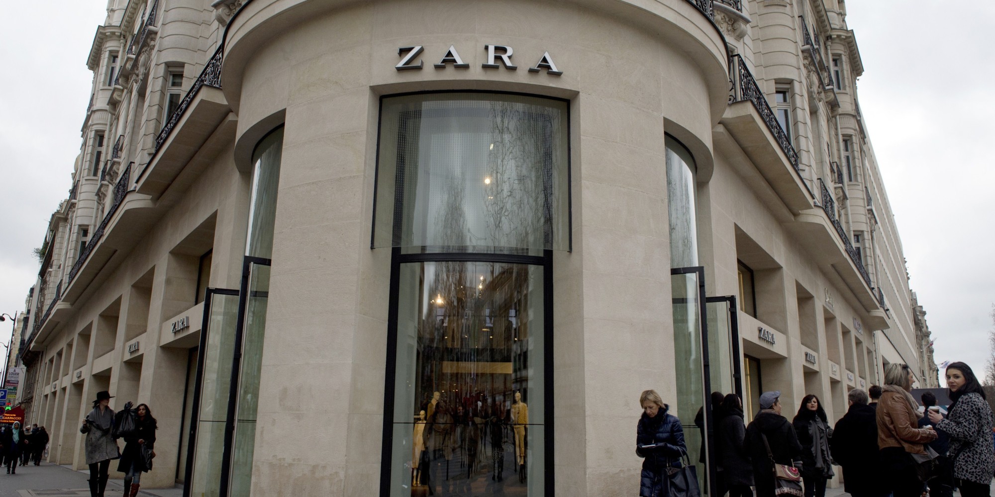 Zara Fires Paris Employees For Refusing Woman Wearing A Hijab