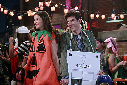 Katie Holmes Slutty Pumpkin On How I Met Your Mother Photos Huffpost 8821