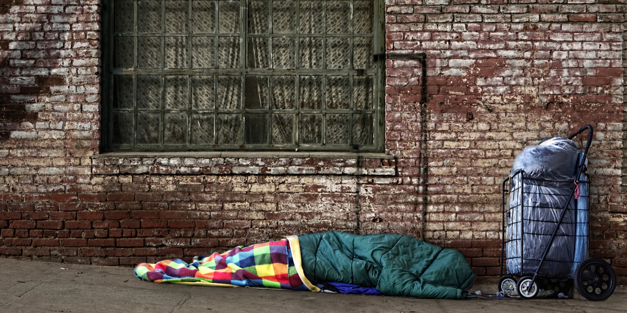 Верёвочные кровати для бездомных