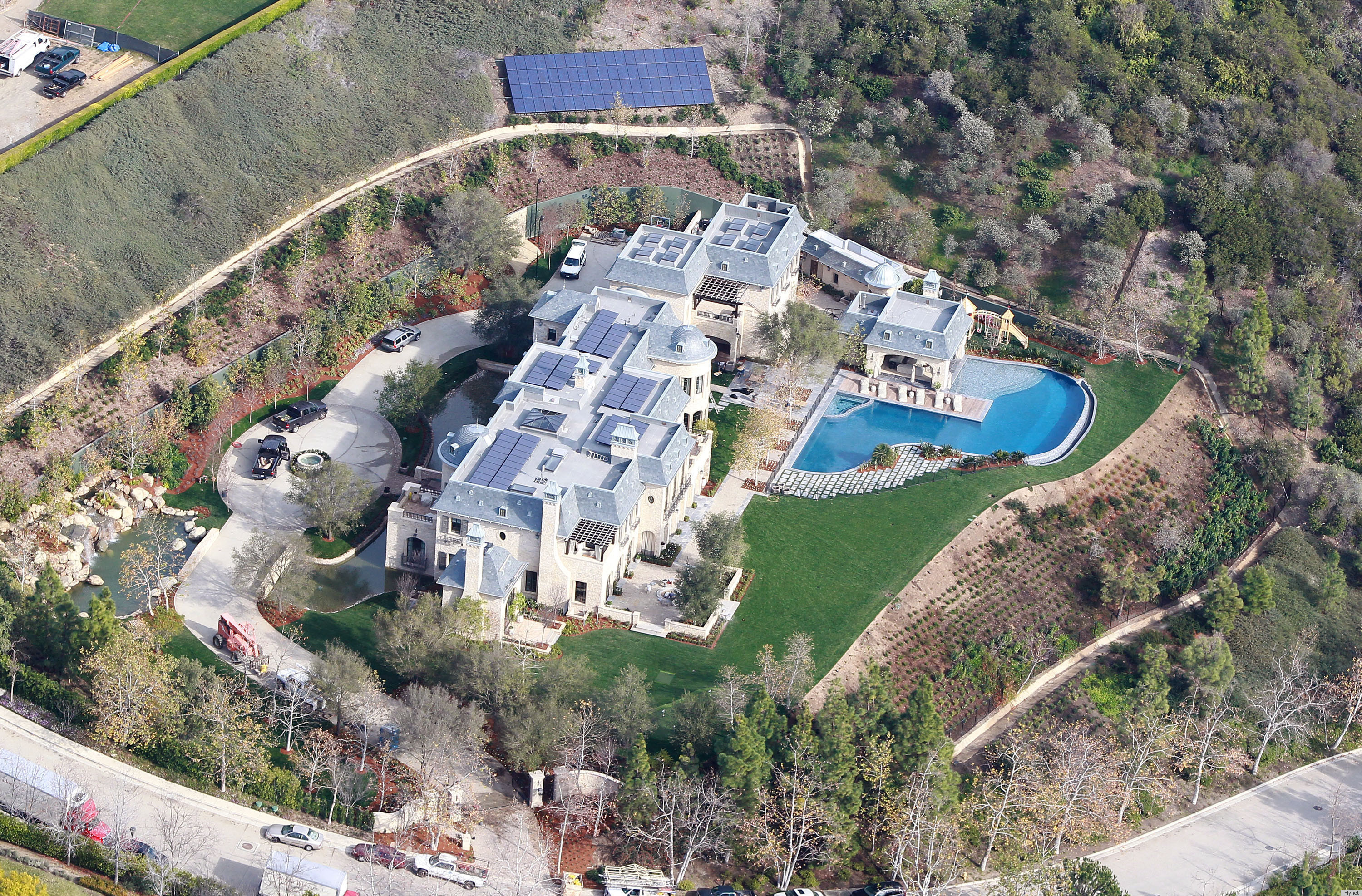 Gisele & Tom Brady's New House In California Is Bigger Than All Of Our