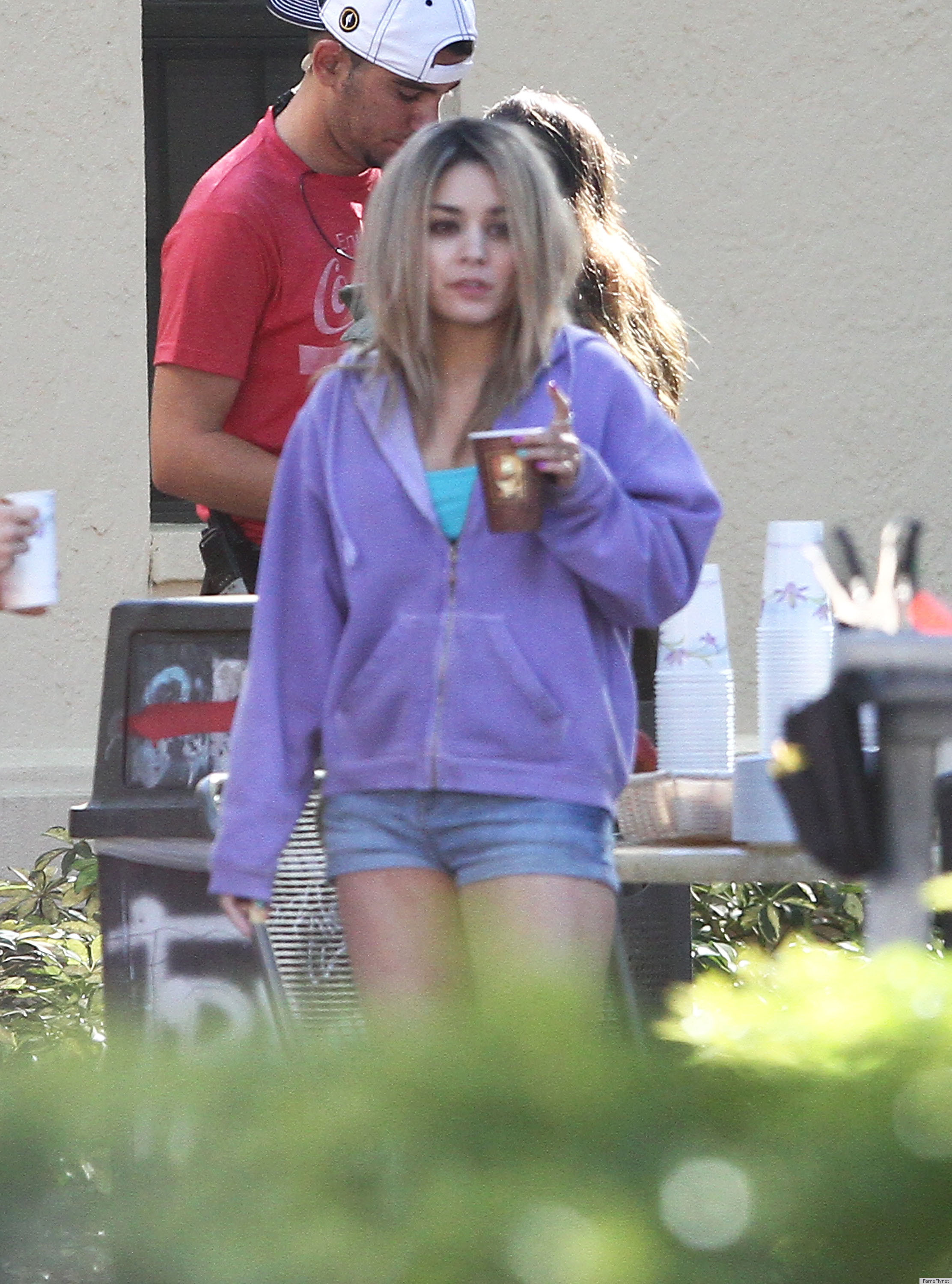 Vanessa Hudgens' Blonde Hair Is Unnerving Us (PHOTOS 