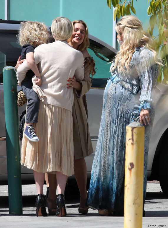 Jessica Simpson Baby Shower: Star Opts For Blue Snakeskin 