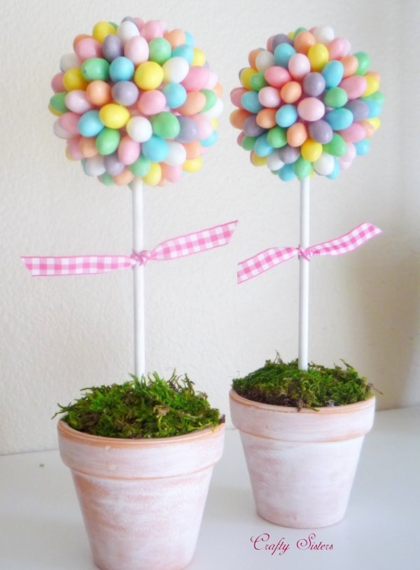 Make a Lollipop Topiary as a Centerpiece for Your Next Party!