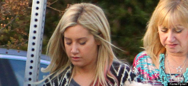 Ashley Tisdale Without Makeup: Star Steps Out With Fresh Face (PHOTO)