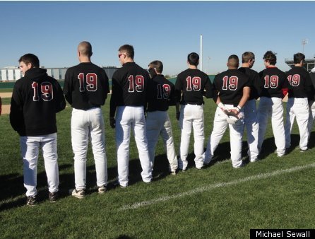 High School Baseball Team Comes Together Over Loss Of Star Player |  HuffPost null