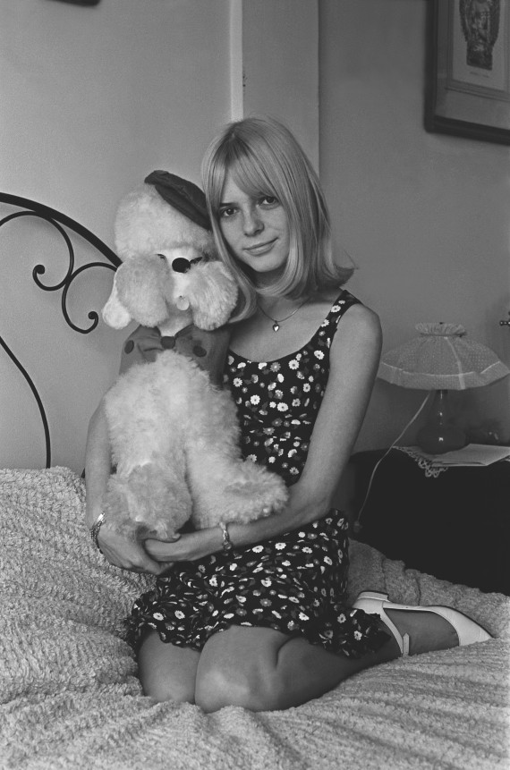 France Gall's 'Lolita' Look... And How To Get It (PHOTOS) | HuffPost Life