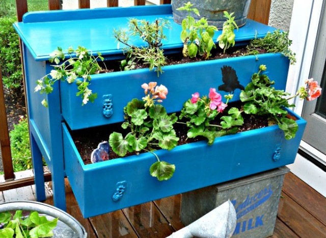 Craft Of The Day A Dresser Transforms, How To Turn A Dresser Drawer Into Garden
