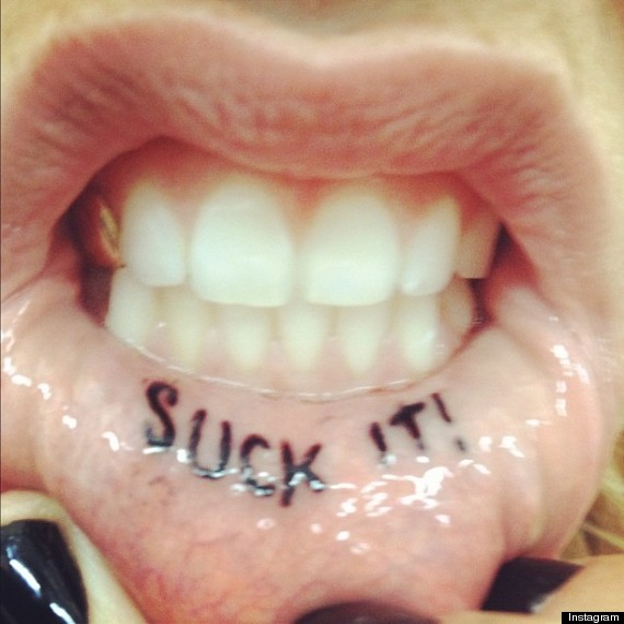 kesha lip tattoo