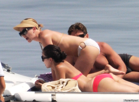 scarlett johansson bikini