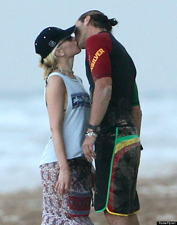 gwen stefani beach body