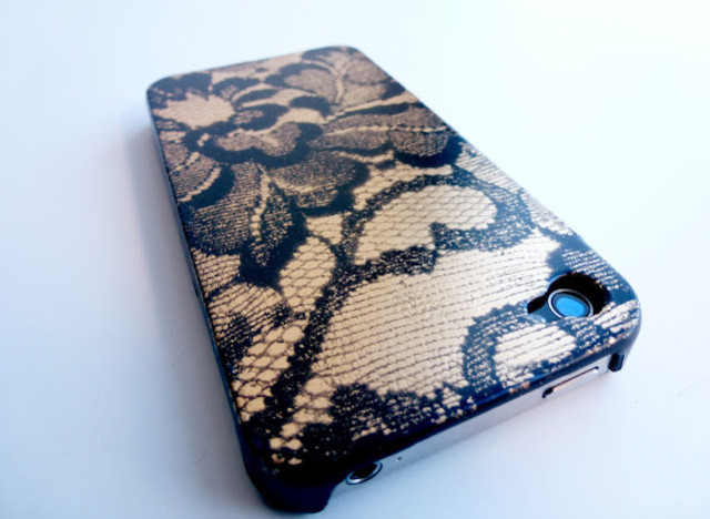 Craft Of The Day Spray Paint A Lace Pattern On Your Cell Phone