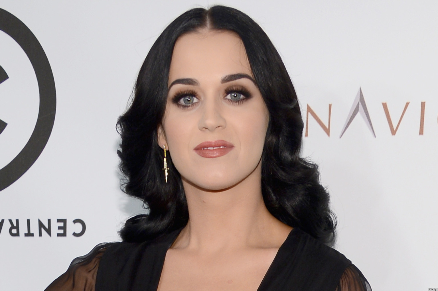 Katy Perry's Sexy Plunging Dress Turns Heads In New York City (PHOTOS ...