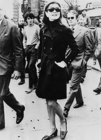 Jackie Kennedy Onassis '70s Style: How To Get Her All-Black Look (PHOTO)