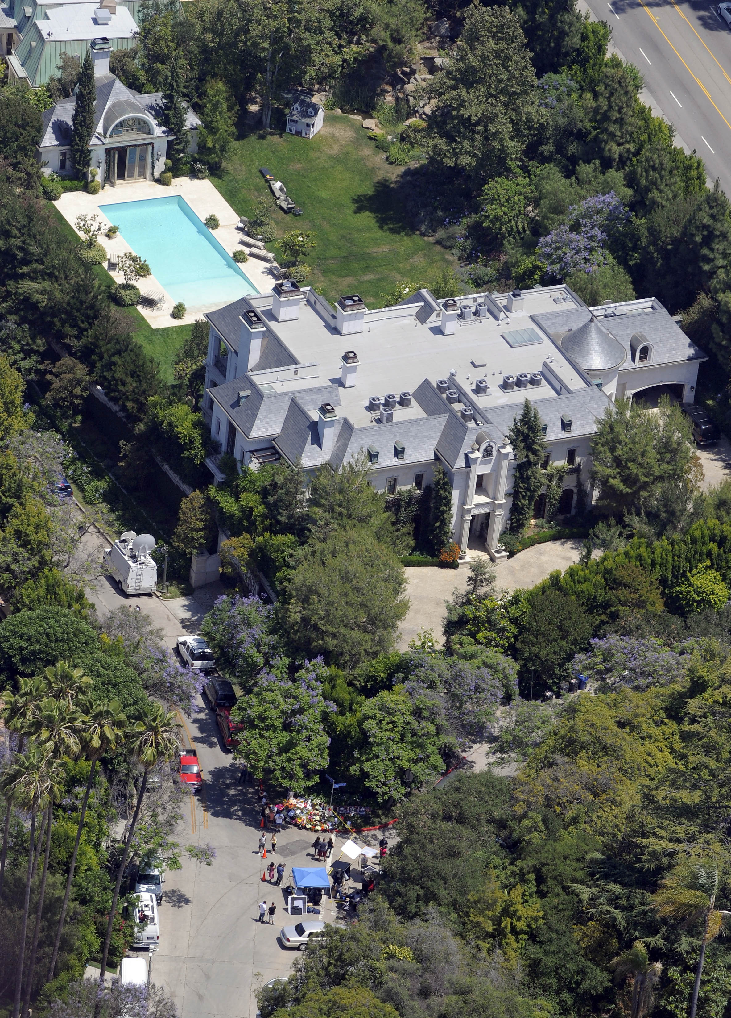 michael jackson home sold