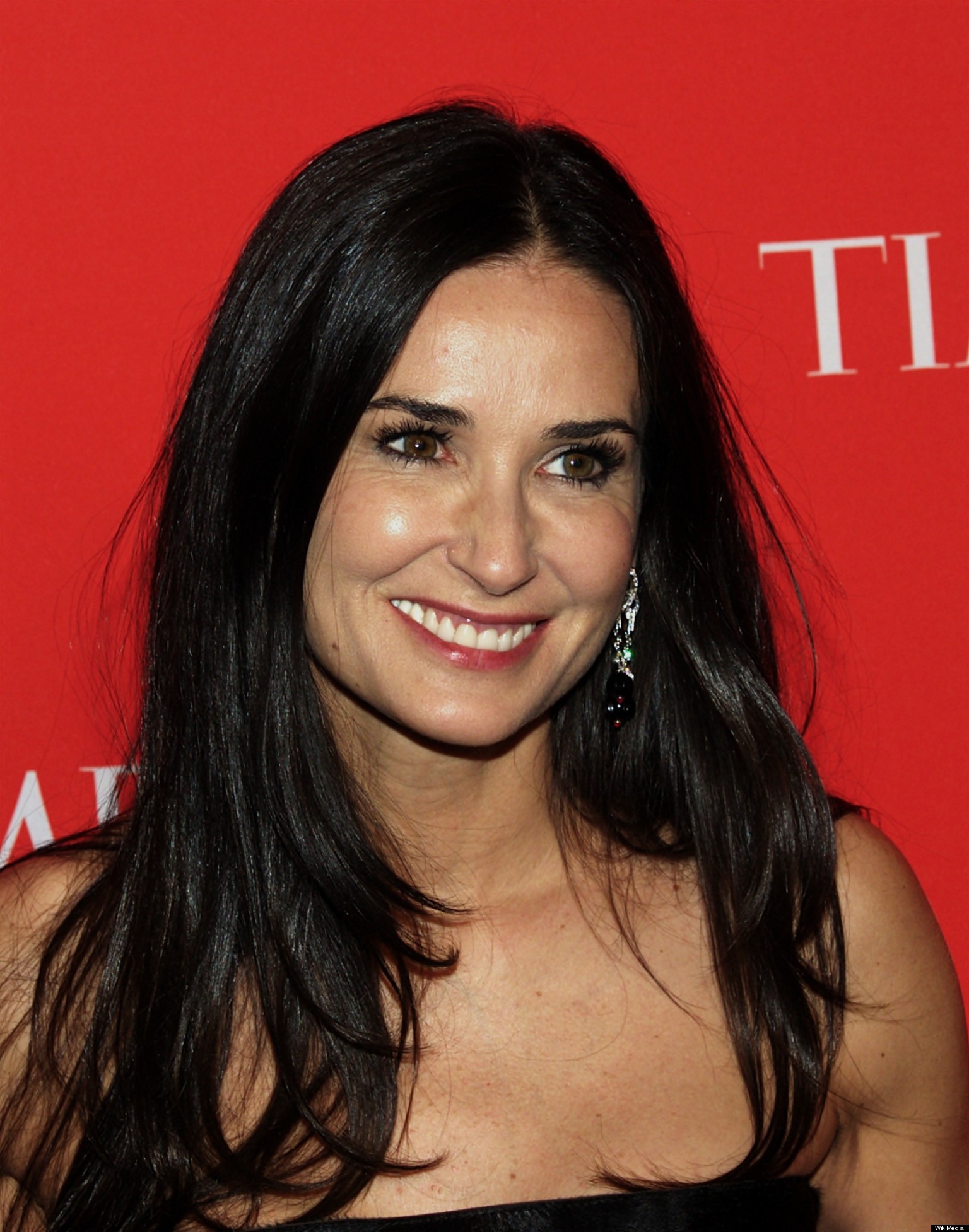 Demi Moore Younger Boyfriend: 12 Things This New Couple Can't Possibly