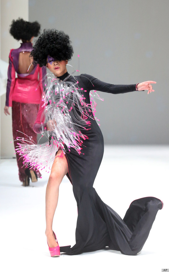 Model Falls On The Runway During French Couture 2012 Show