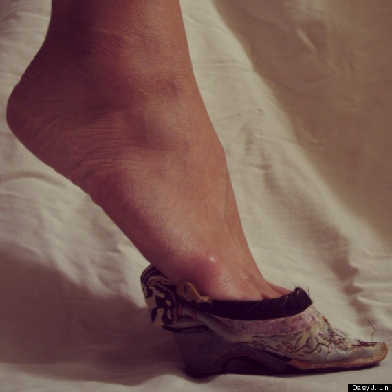 foot binding shoe