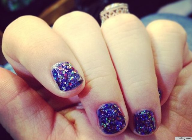 kelly clarkson nail polish color grammys 2013