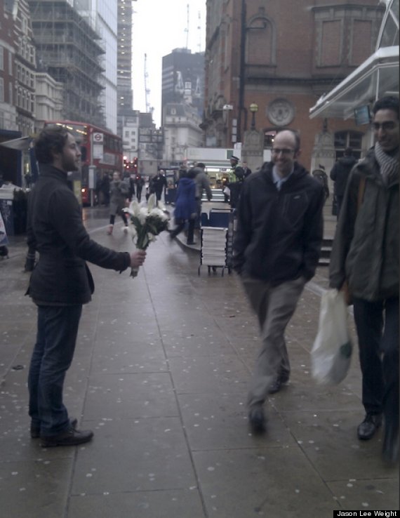 strangers get flowers london